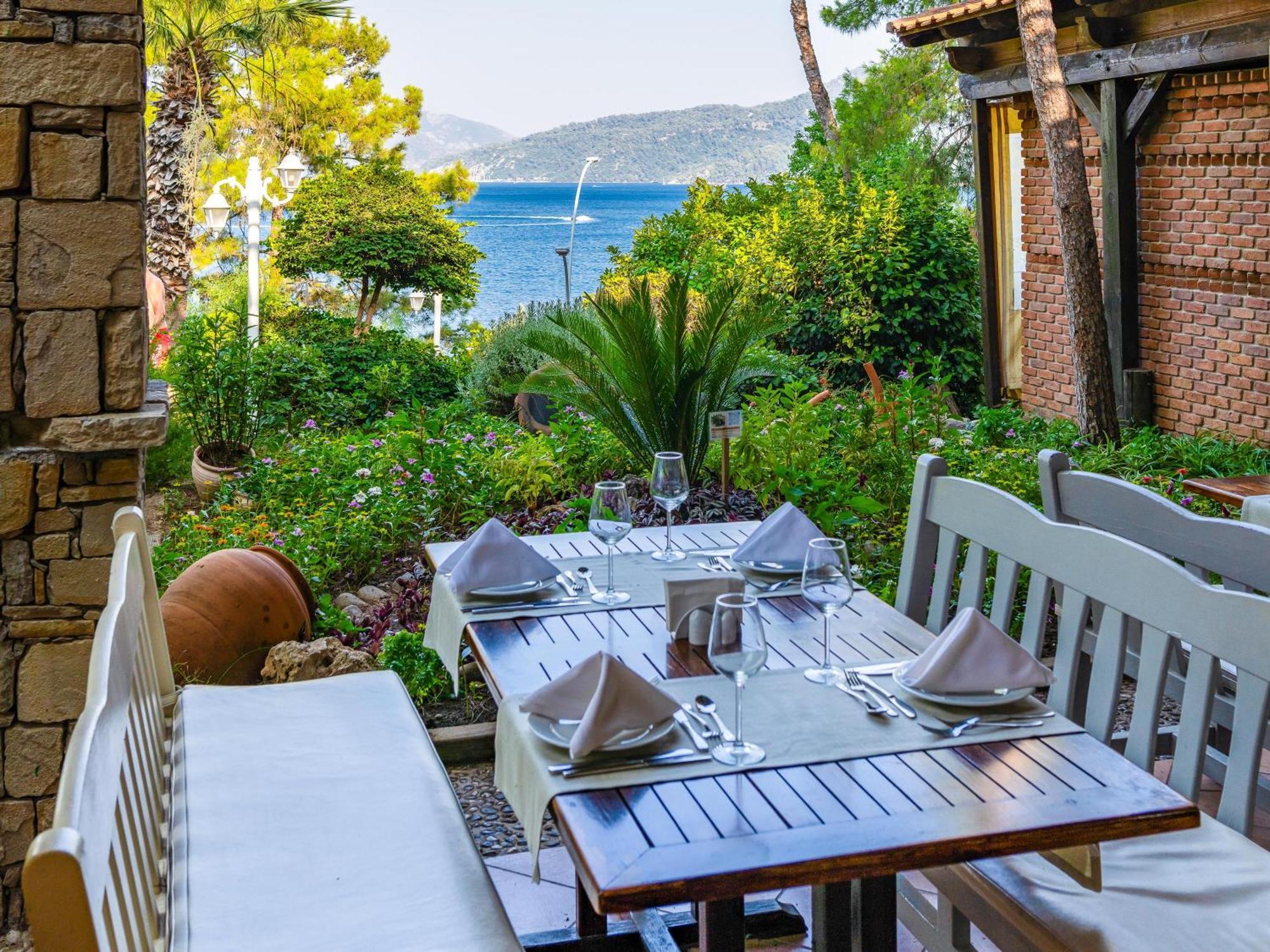 Labranda Mares Marmaris Hotel Eksteriør bilde A restaurant in Bodrum
